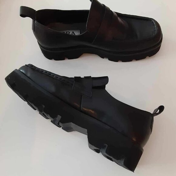 ASRA Lug Sole Square Toe Loafer - 7 1/2 - Picture 6 of 7